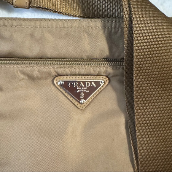 ‼️SOLD‼️
Prada VTG Vela Flat Crossbody Bag - Picture 11 of 11